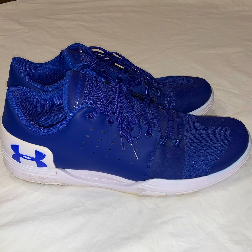 Under Armour Men’s 12.5 Blue Sneakers.